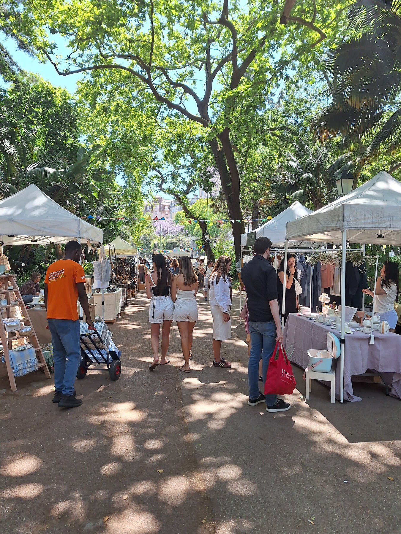 Crafts & Design market in Jardim da Estrela, June 2024.