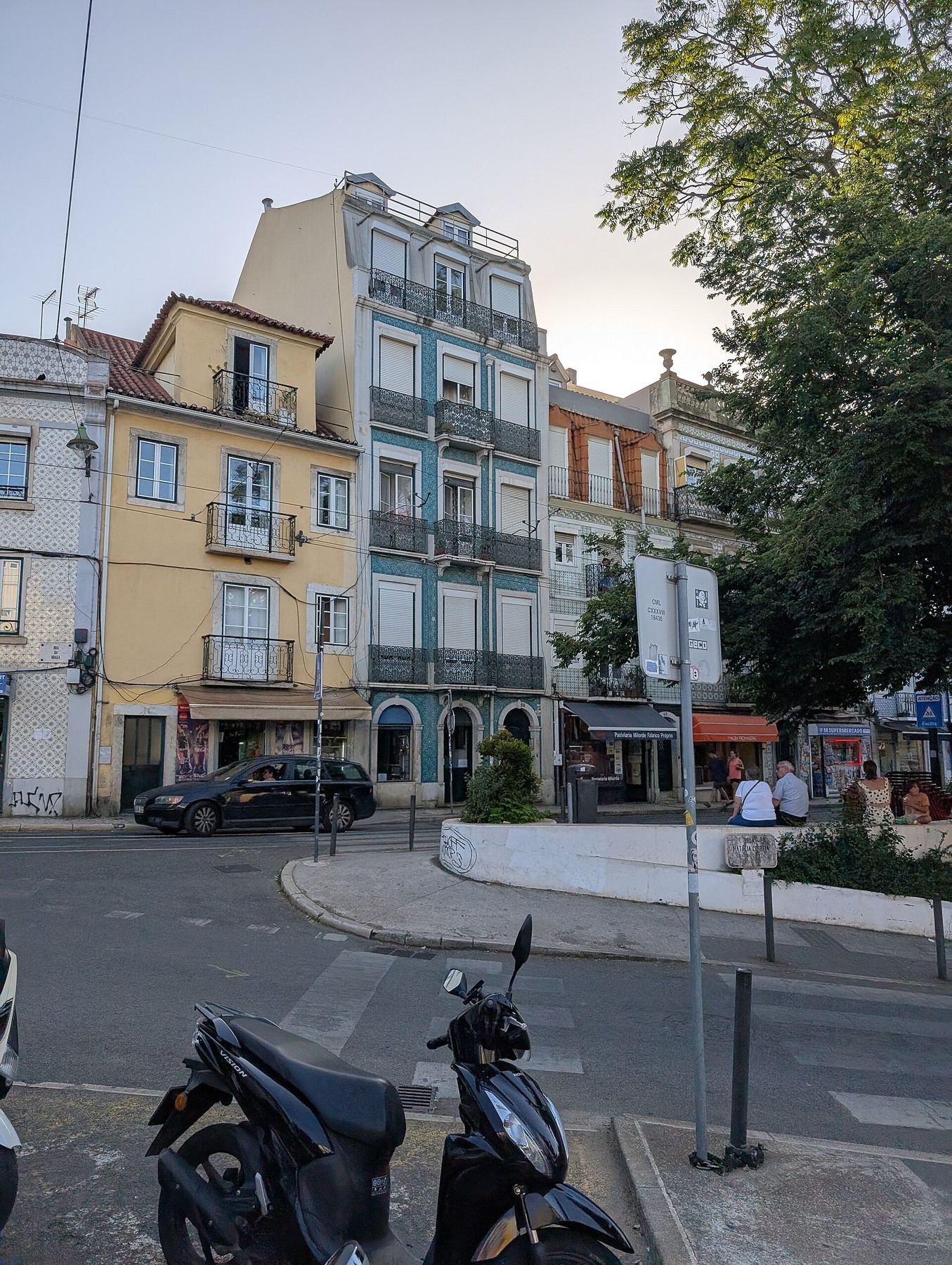 Buildings on Rua da Graça, 2025.